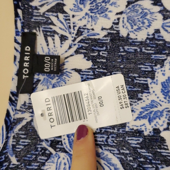 NWT Torrid 00/0 Blue & White Floral Cover-up - Picture 6 of 7